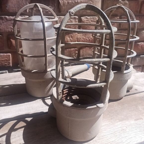Crouse Hinds Explosion Proof Light Fixtures Vintage - Picture 1 of 7